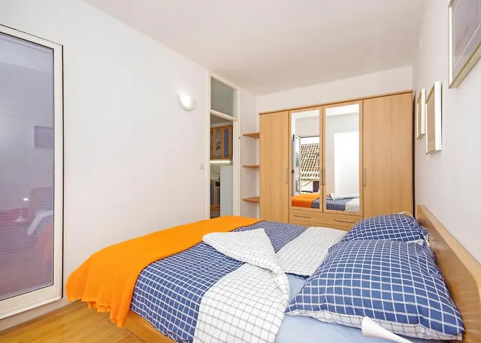 In Your Pocket For 4 Person * Split