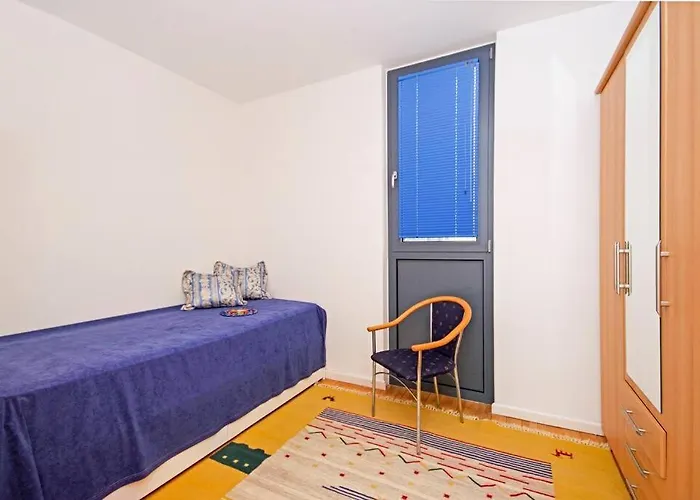 In Your Pocket For 4 Person * Split