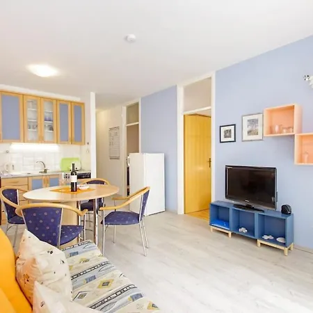 Apartment In Your Pocket For 4 Person Split