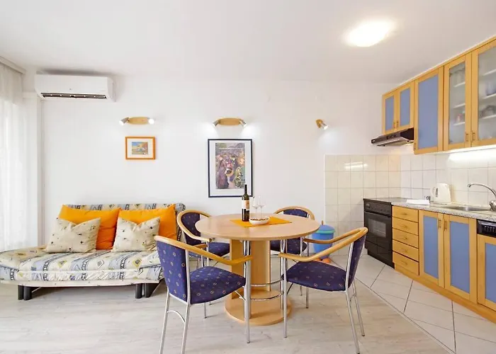 Apartment In Your Pocket For 4 Person Split